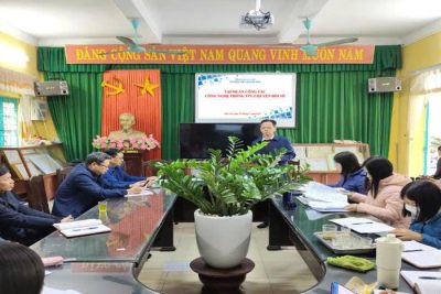 TRƯỜNG THCS HẢI ĐƯỜNG TỔ CHỨC SINH HOẠT CHUYÊN MÔN TẬP HUẤN “ CÔNG NGHỆ THÔNG TIN, CHUYỂN ĐỔI SỐ” NĂM HỌC 2025-2026